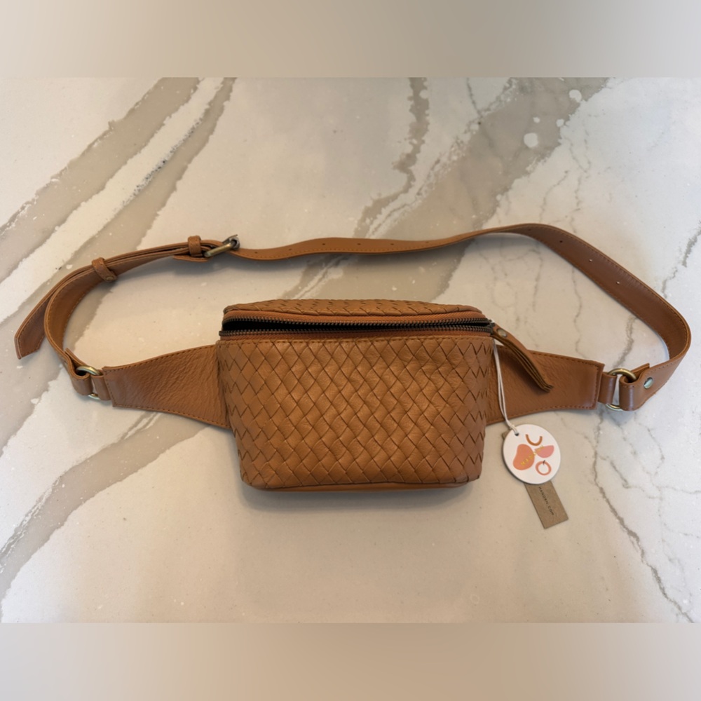 MANDRN - Remy - Woven Tan Leather Belt Bag